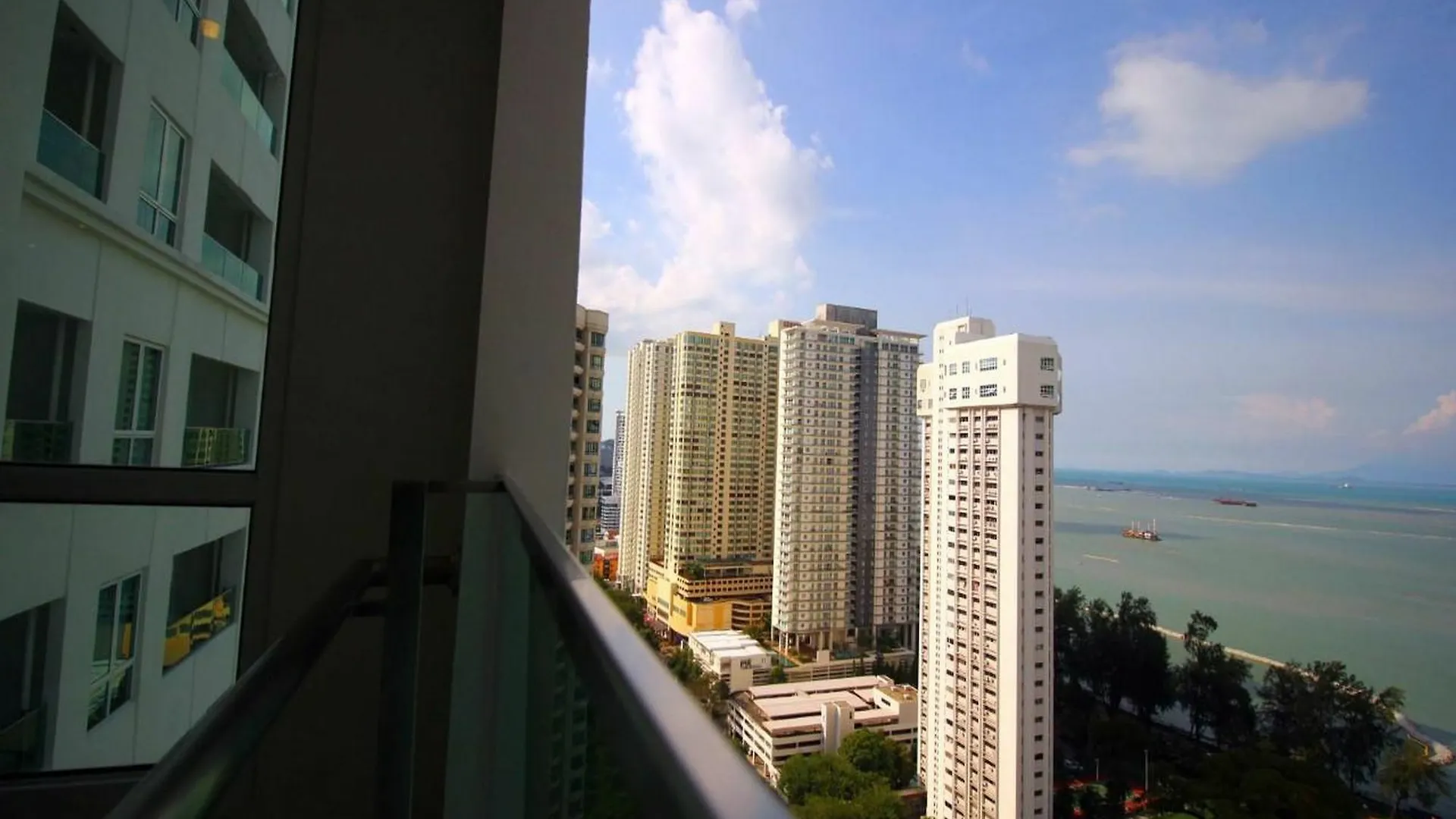 Mansion One Service Apartment George Town Malezja